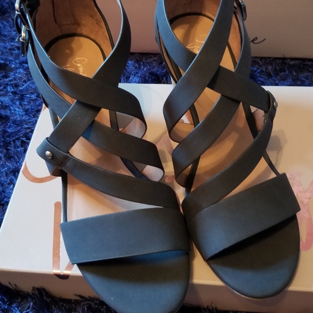 Black strappy wedge